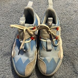 Men’s size 9 Trae Young Basketball shoes!